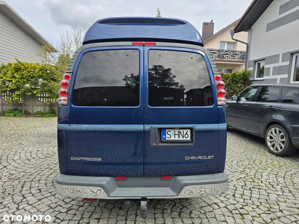 Chevrolet Express - 4