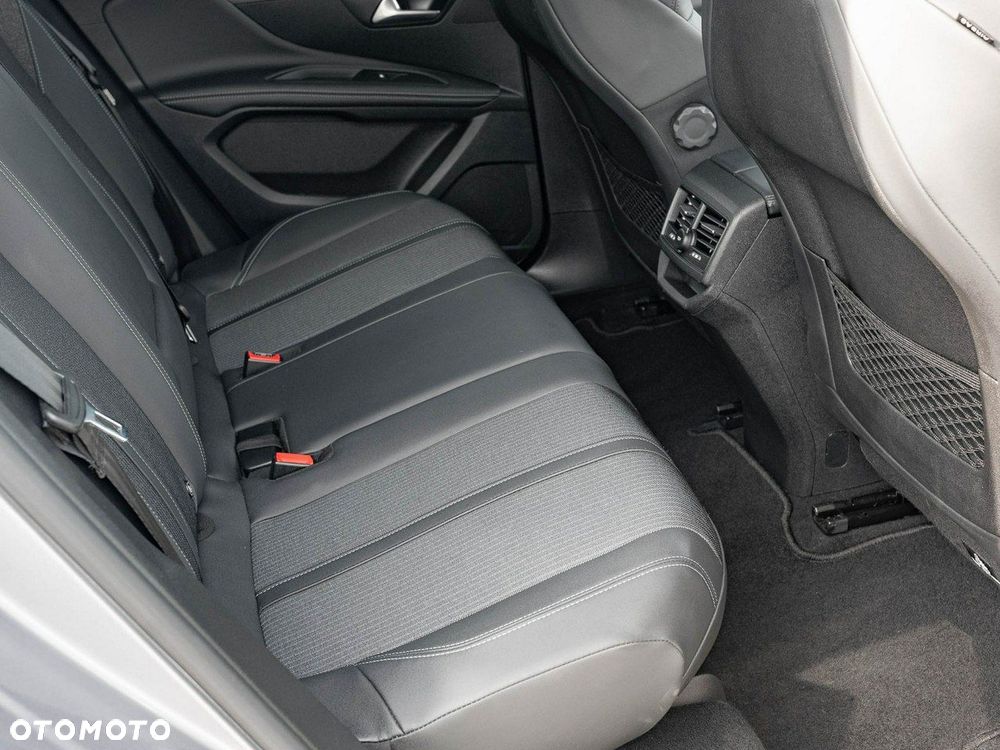 Peugeot 3008 1.2 PureTech Allure Pack S&S EAT8 - 28