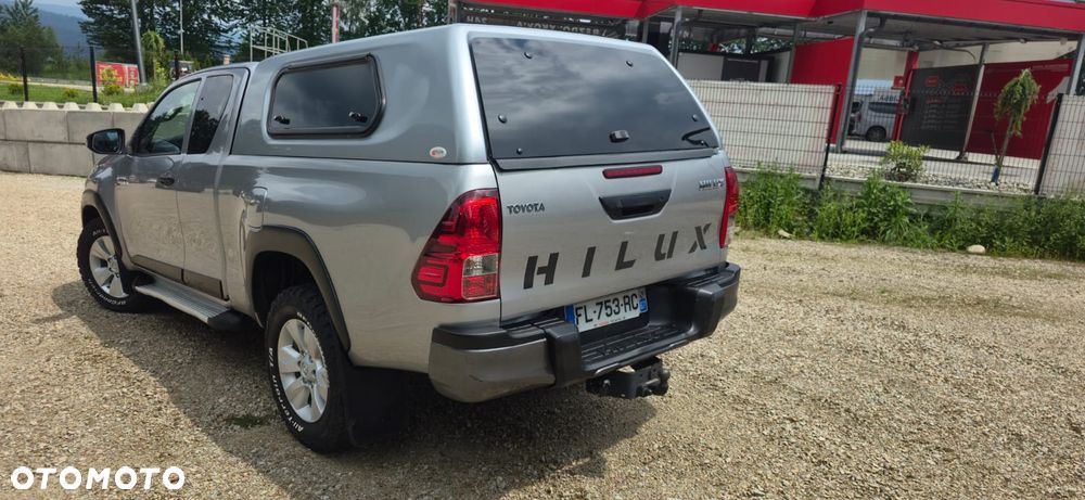 Toyota Hilux 2.4 D-4D Extra Cab SR 4x4 - 8