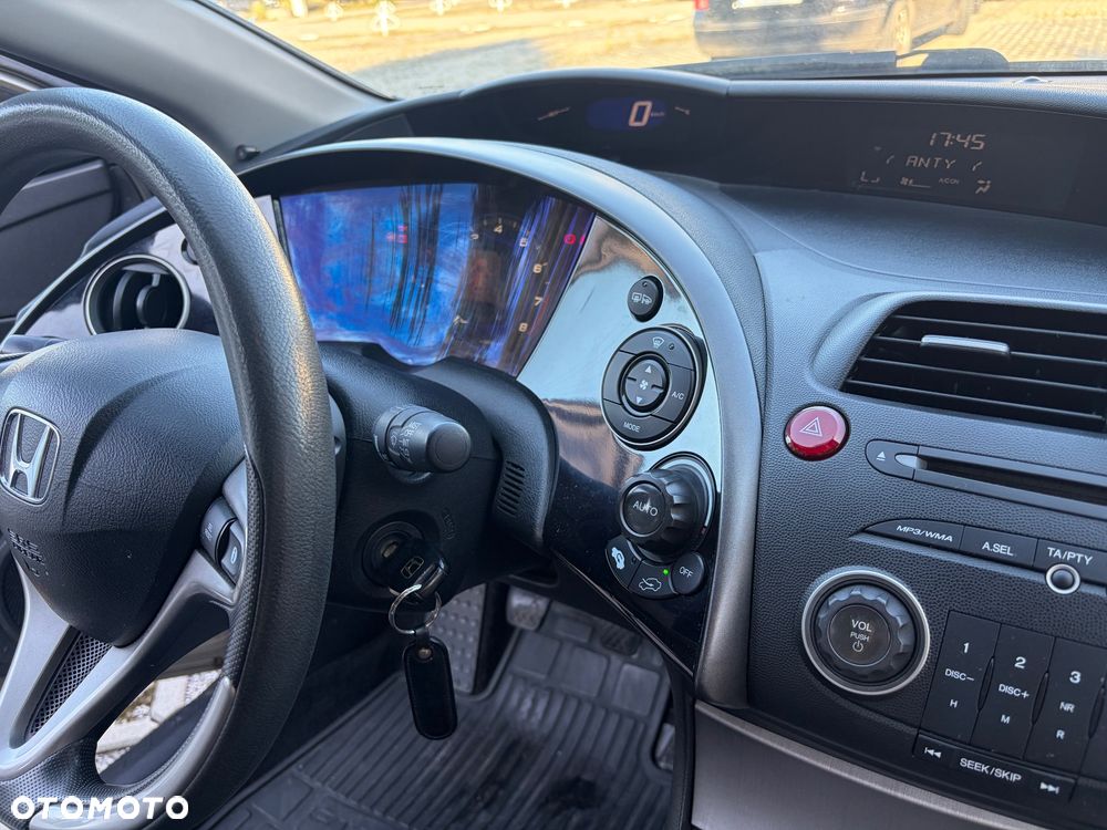 Honda Civic 1.8 Comfort - 11