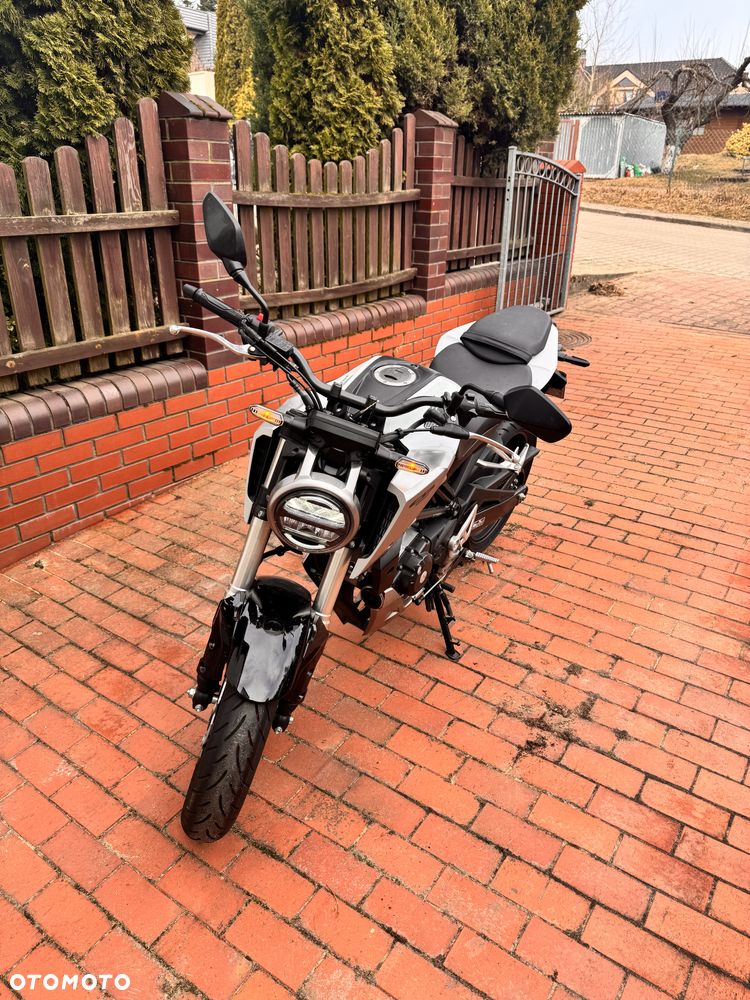 Honda CB - 2