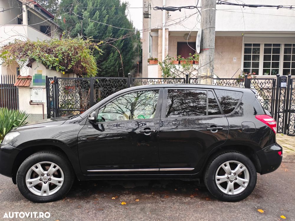 Toyota RAV4 2.2 D-4D Luxury - 2