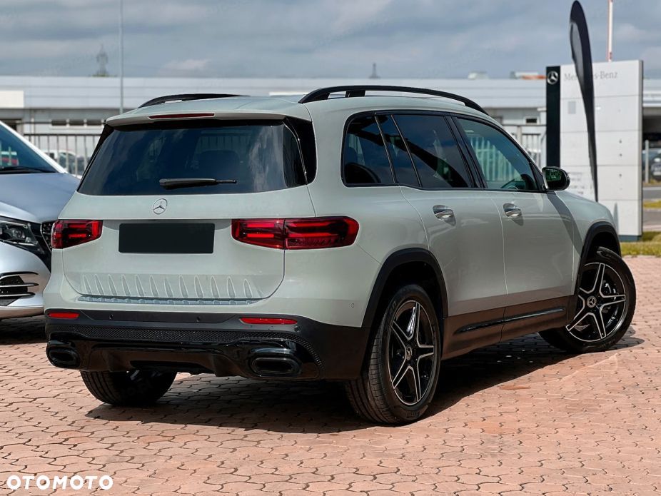 Mercedes-Benz GLB 200 d AMG Line 8G-DCT - 2