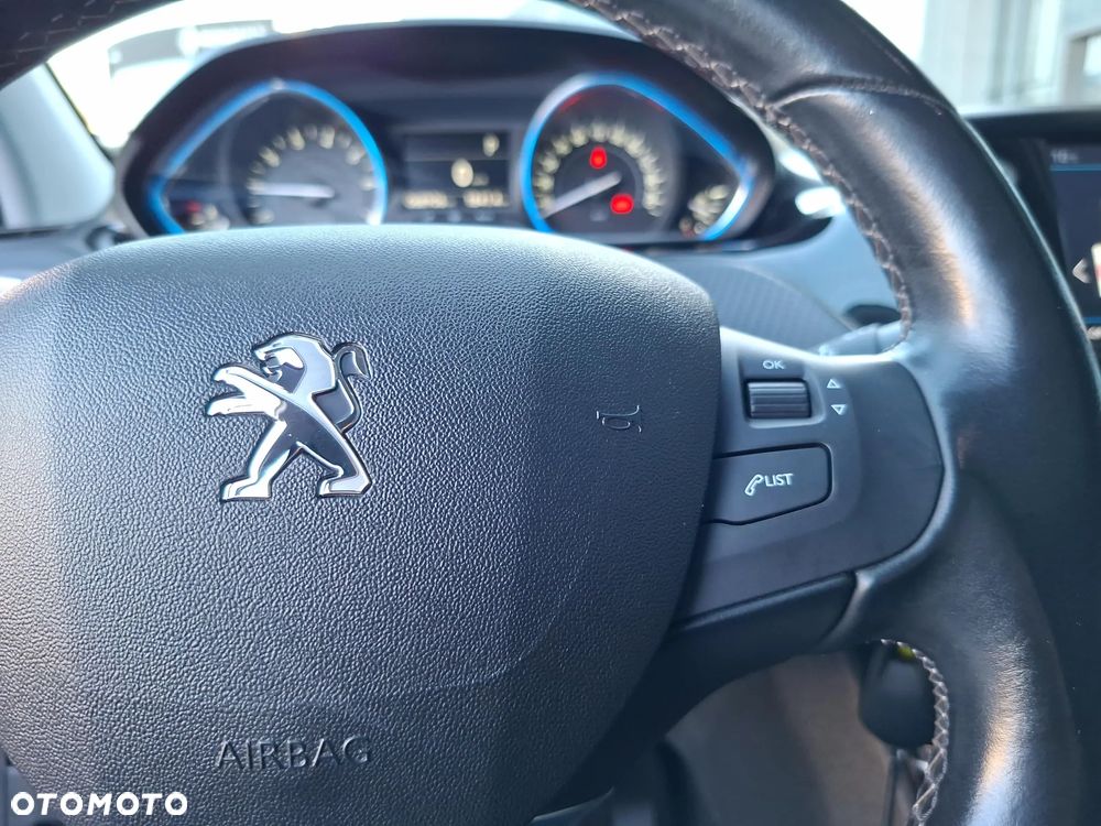 Peugeot 2008 1.2 Pure Tech Crossway S&S EAT6 - 22