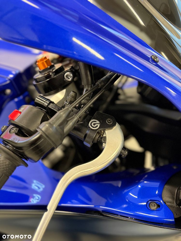 Yamaha R7 - 25