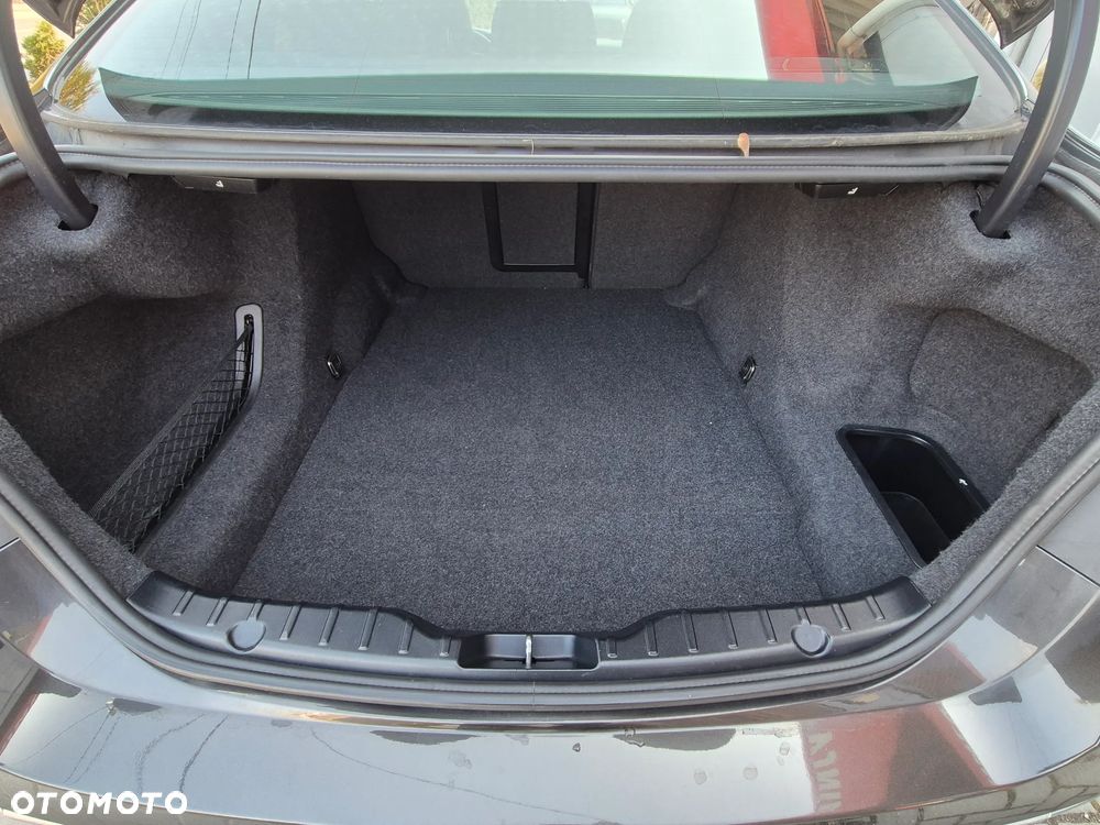 BMW Seria 5 520i Luxury Line - 29