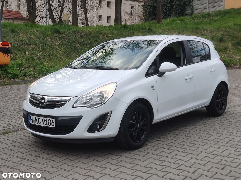 Opel Corsa 1.2 16V Cosmo - 3