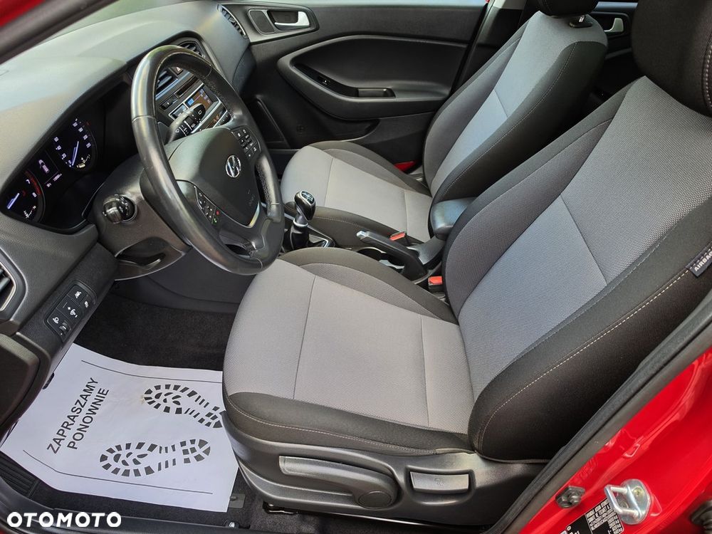 Hyundai i20 1.4 Intro Edition - 20