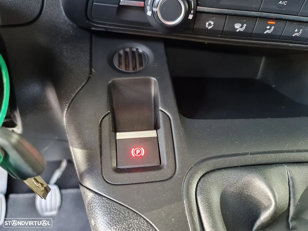 Peugeot Partner Asphalt 1.6 HDi 100cv Câmara CarPlay IVA Dedutível - 32