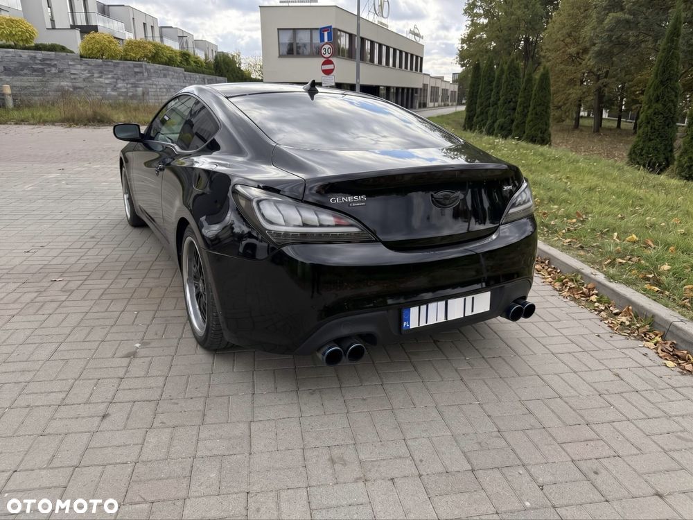 Hyundai Genesis Coupe - 2