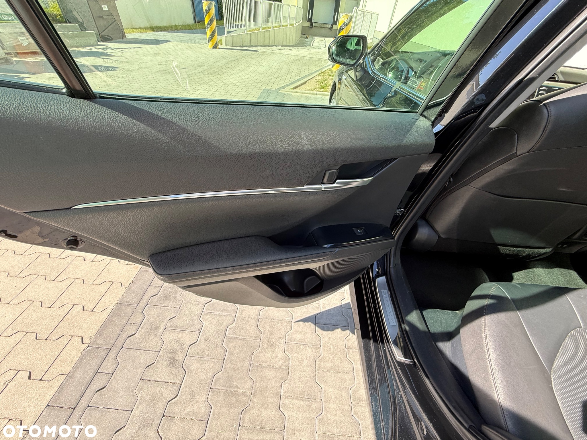 Toyota Camry 2.5 Hybrid Executive CVT - 21