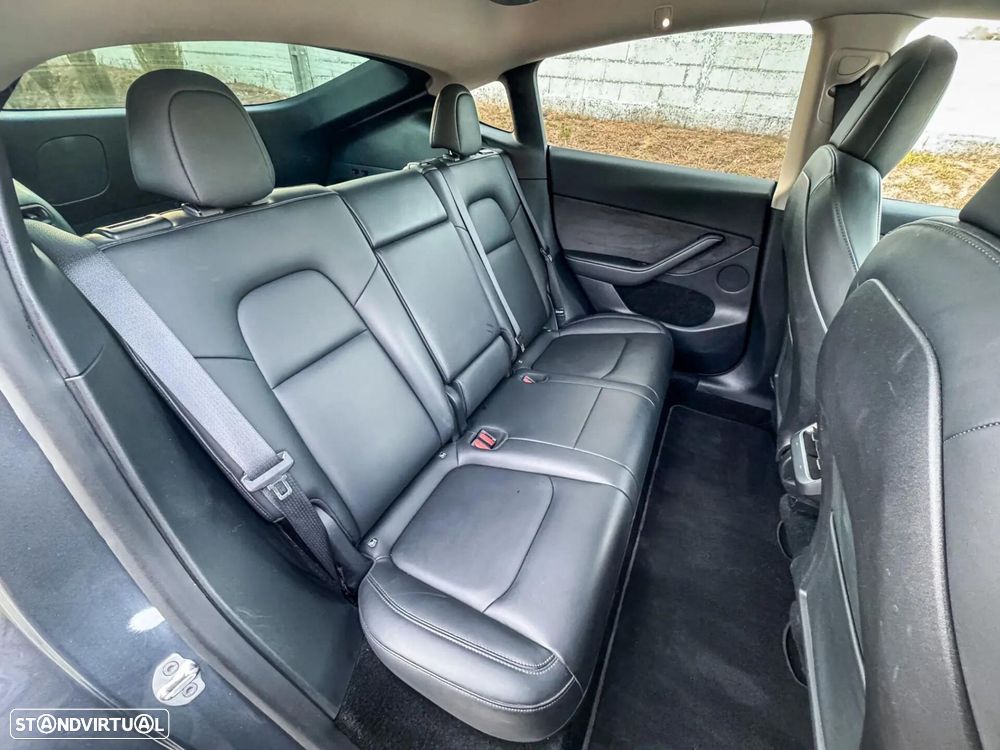 Tesla Model Y Long Range Dual Motor AWD - 19