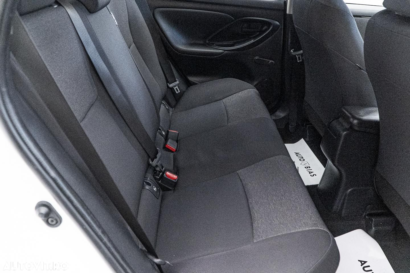 Toyota Yaris 1.5 VVT-i HSD Dynamic - 9