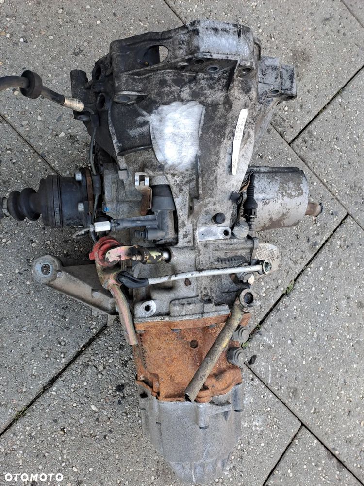 Volkswagen Passat B5 1.9 TDi 110KM AFN AVG skrzynia biegów 1E0300046N - 1