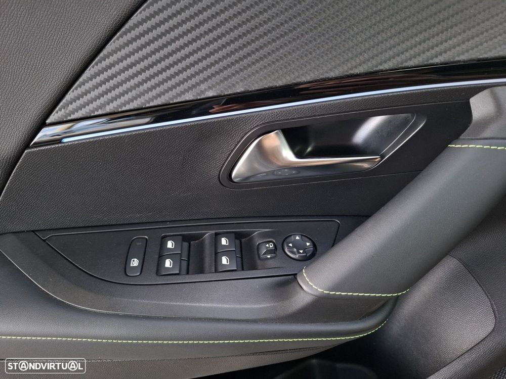 Peugeot 2008 1.2 Hybrid GT e-DCS6 - 26