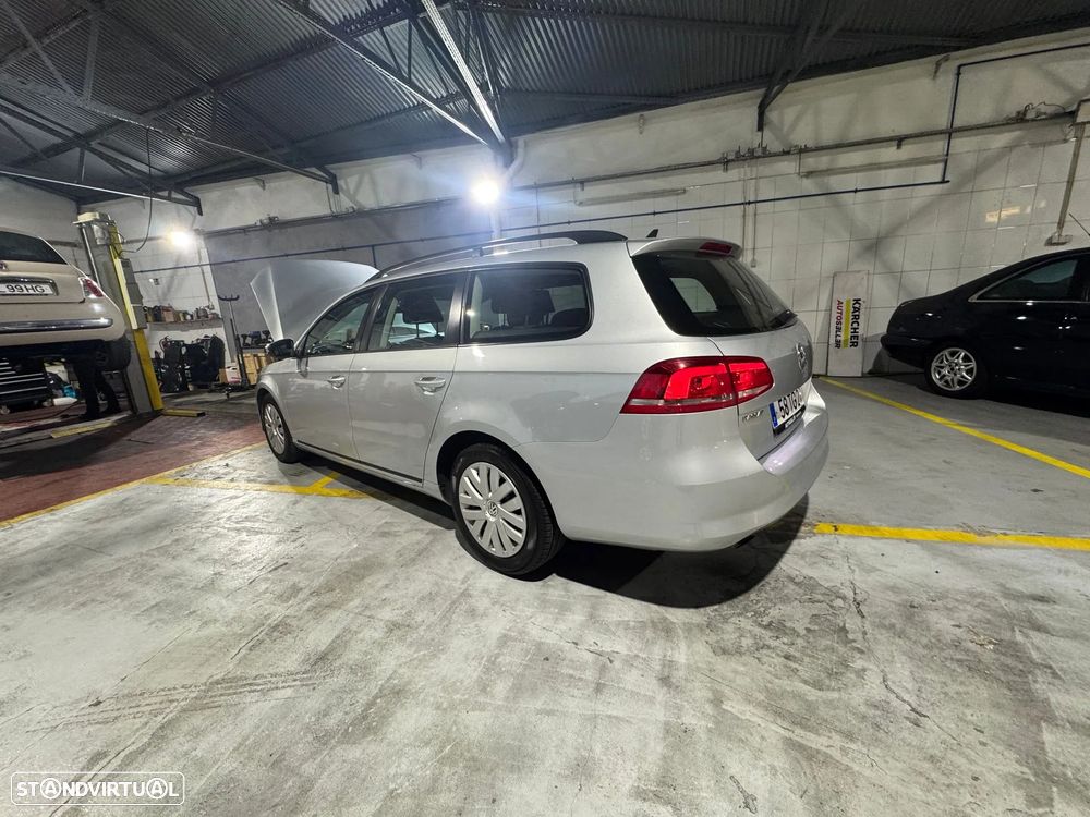 VW Passat Variant 1.6 TDI BlueMotion Business Edition - 4