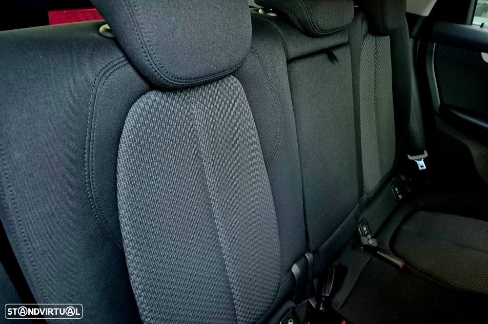 BMW 218 Active Tourer i Luxury Line - 36