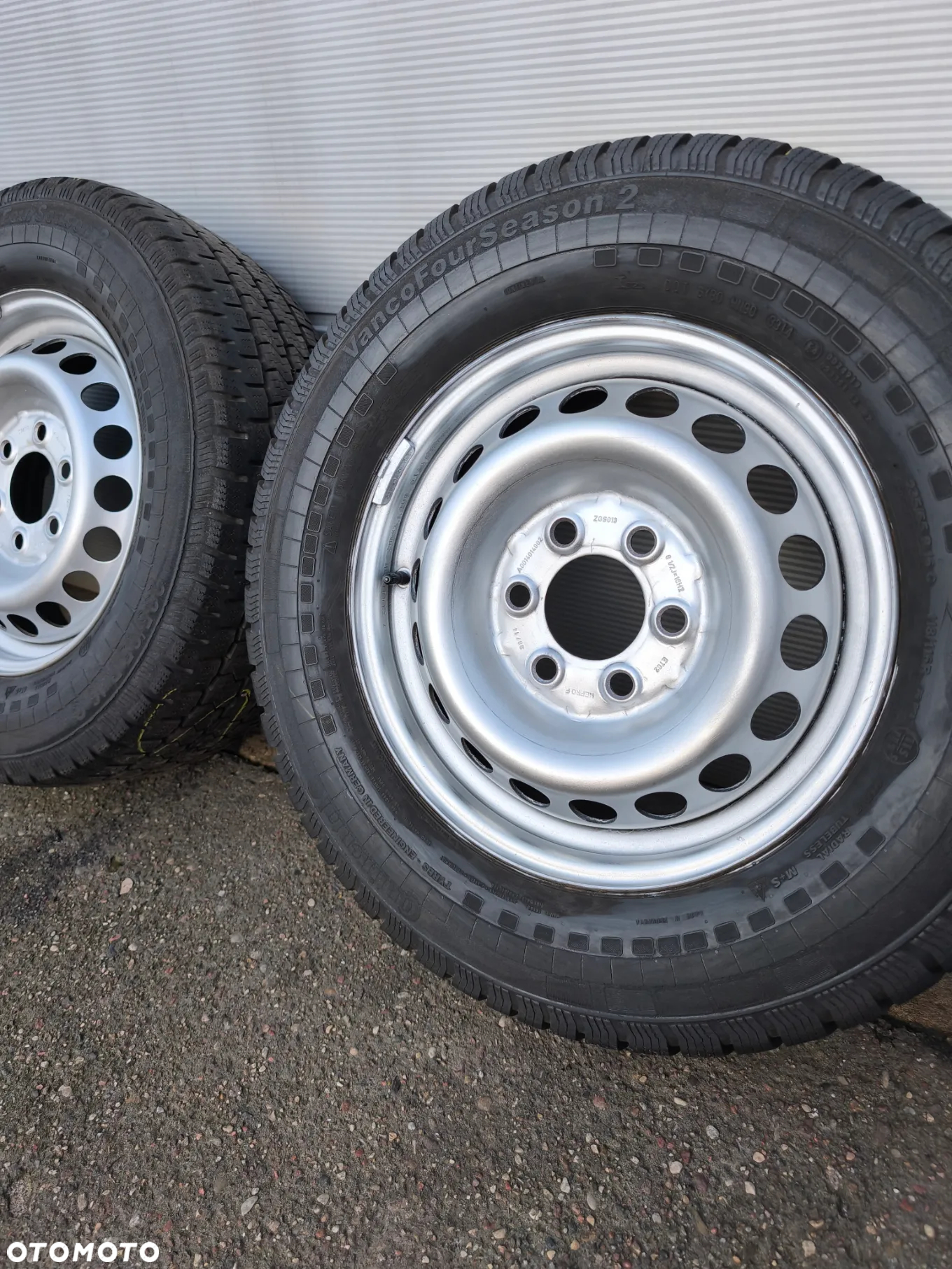 Koła całoroczne MB SPRINTER 906 CRAFTER Continental 235/65/16 6x130 - 2