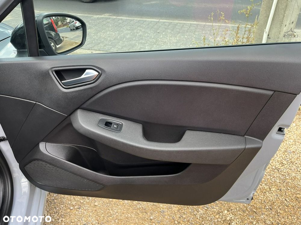 Renault Clio - 24