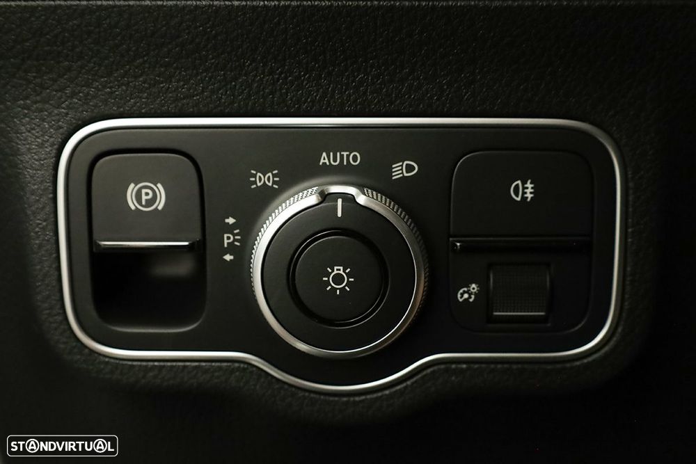 Mercedes-Benz B 250 e AMG Line — fotografia 18