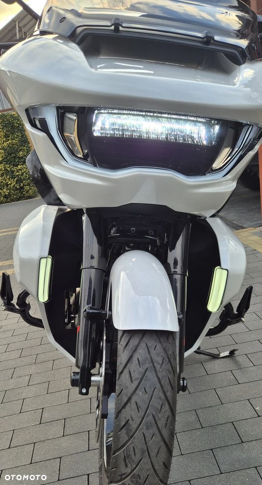 Harley-Davidson Touring Road Glide - 15