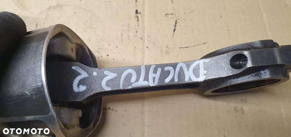 Tłok z korbowodem korbowód Fiat Ducato III 2.2 JTD - 12