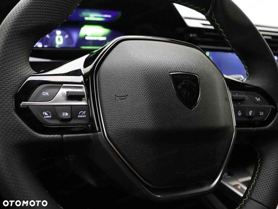 Peugeot 408 - 10