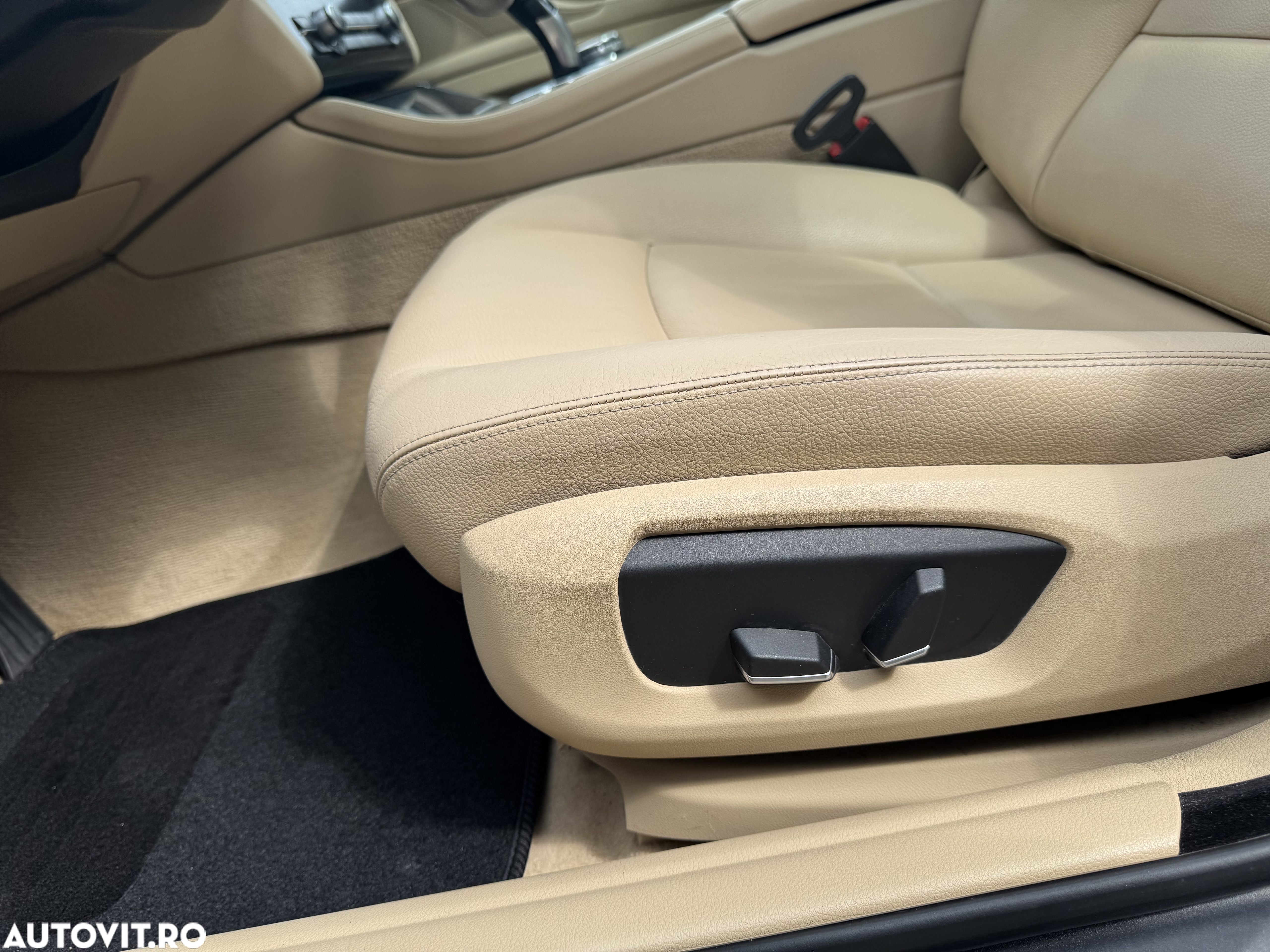 BMW Seria 5 520d Aut. Luxury Line - 7