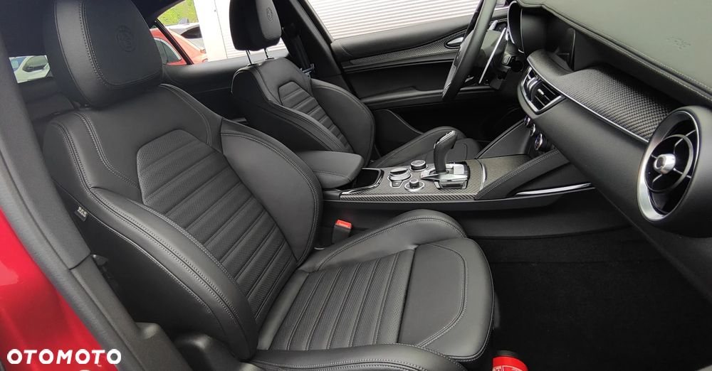 Alfa Romeo Stelvio V6 2.9 Bi-Turbo AT8-Q4 Quadrifoglio - 33