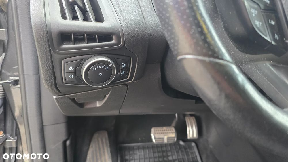 Ford Focus 1.5 EcoBoost ST-Line - 10