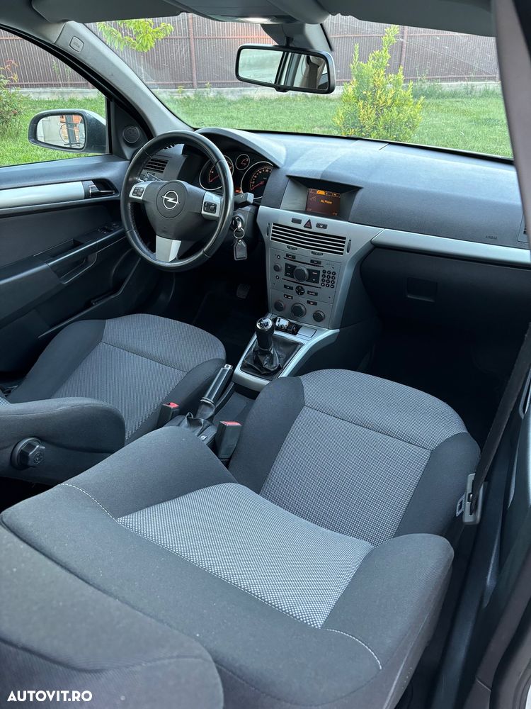 Opel Astra 1.7 CDTI Essentia - 25