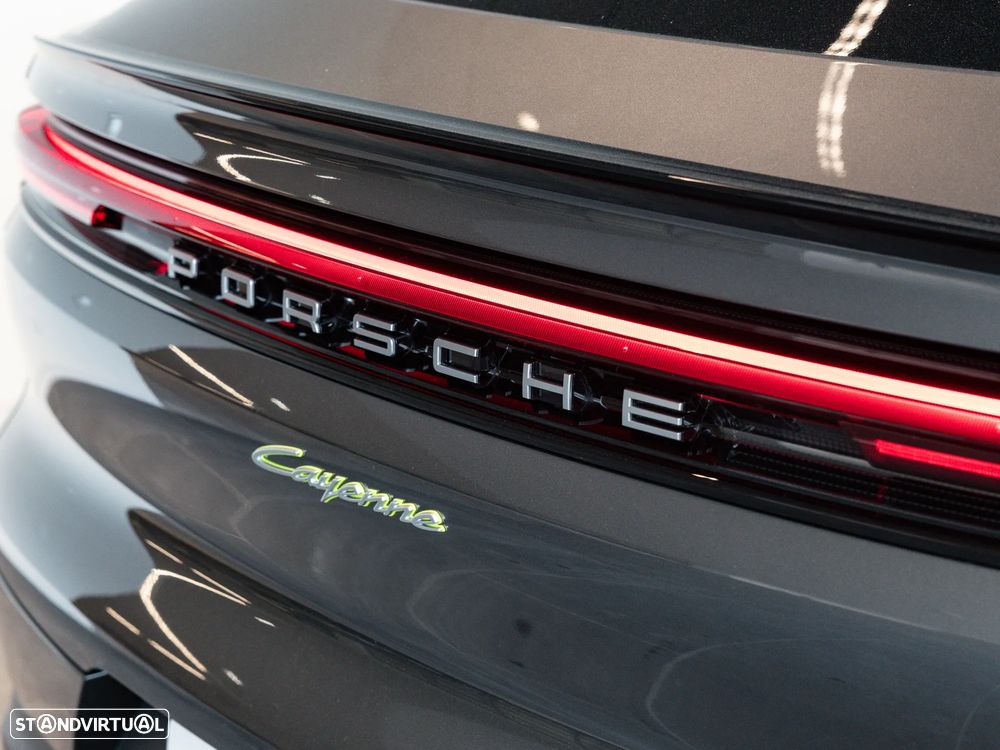 Porsche Cayenne Coupé E-Hybrid - 13