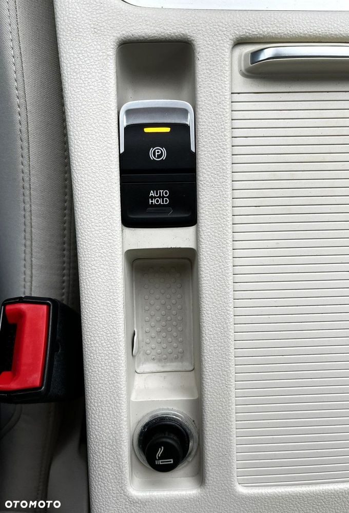 Volkswagen Passat - 29