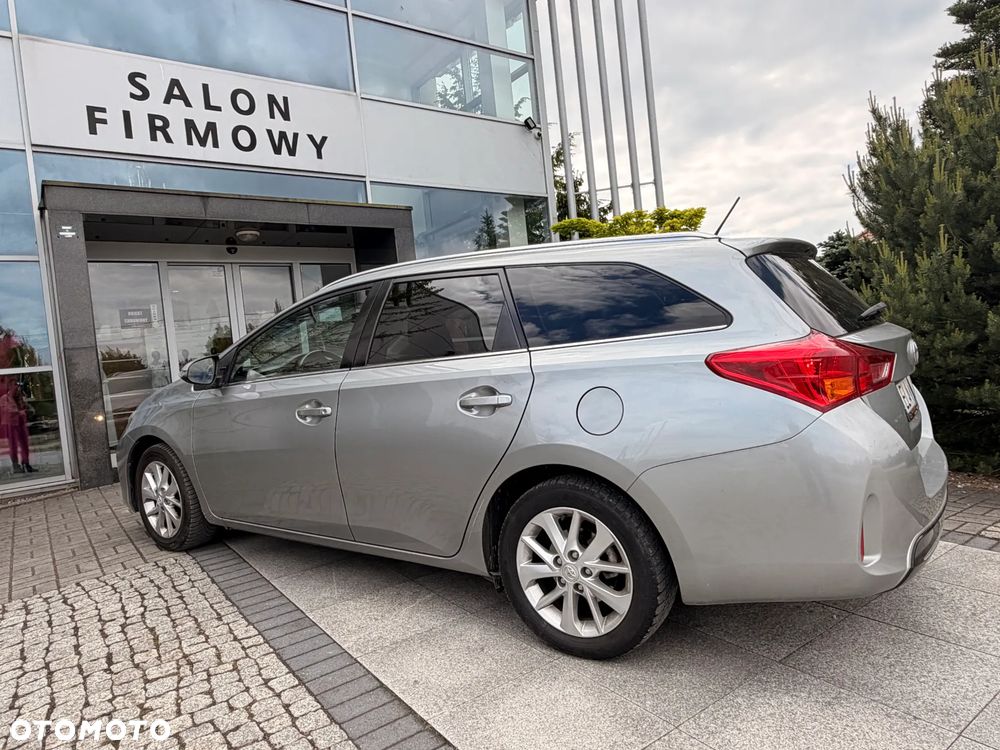 Toyota Auris 1.6 Prestige - 24