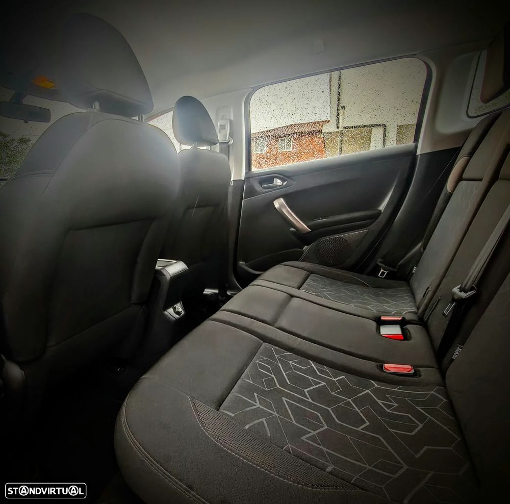 Peugeot 2008 1.6 BlueHDi GT Line - 9