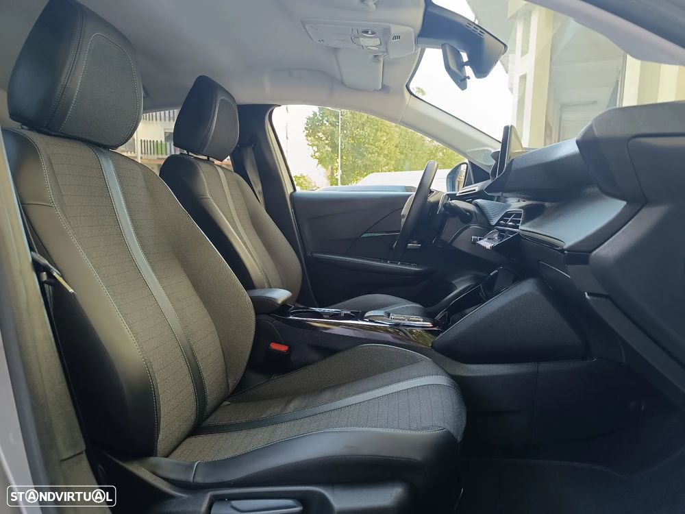 Peugeot 208 PureTech 100 EAT8 Active Pack - 28