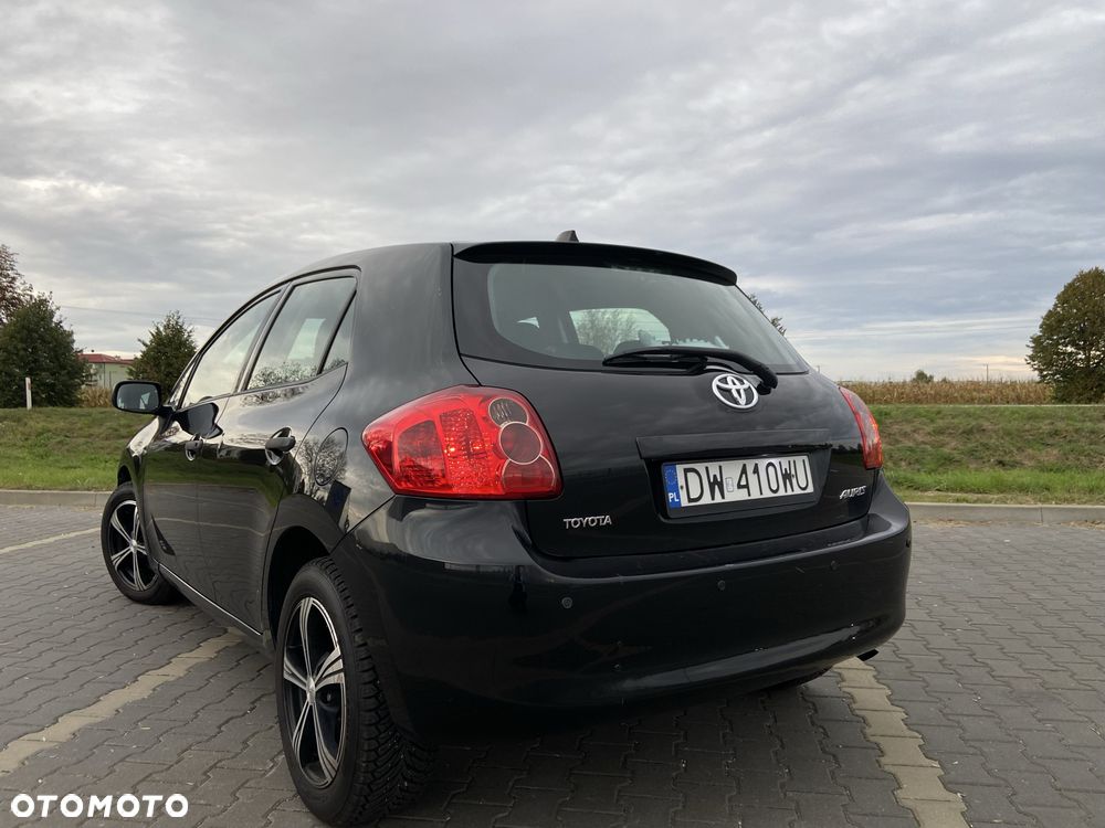 Toyota Auris - 2