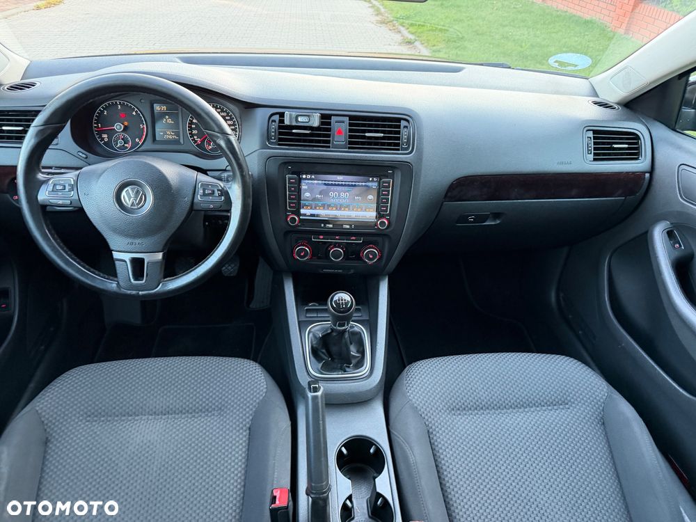 Volkswagen Jetta 1.6 TDI BMT Comfortline - 27