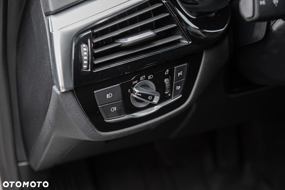 BMW Seria 5 530d - 11