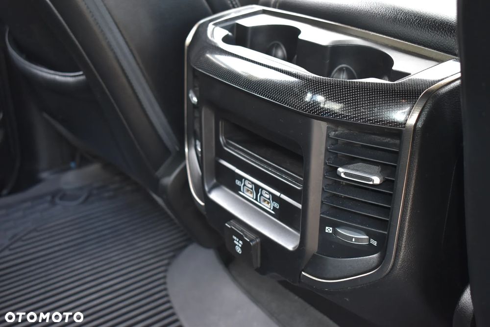 RAM 1500 Crew Cab Sport - 29