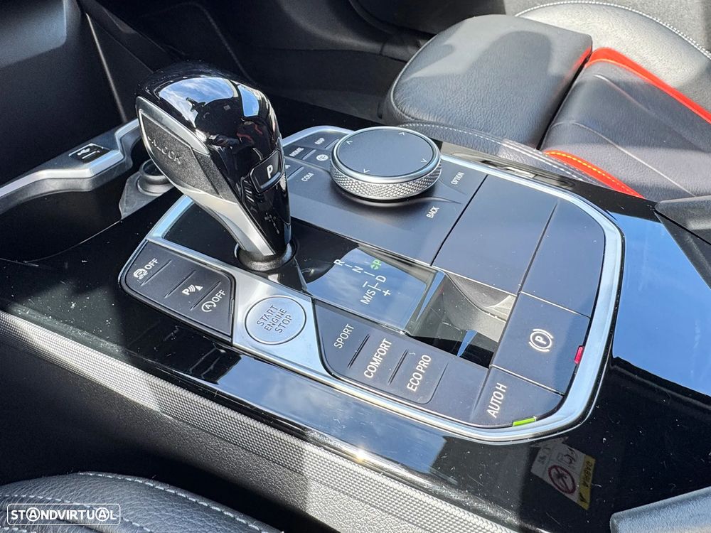 BMW 116 d Pack Color Vision Auto - 17