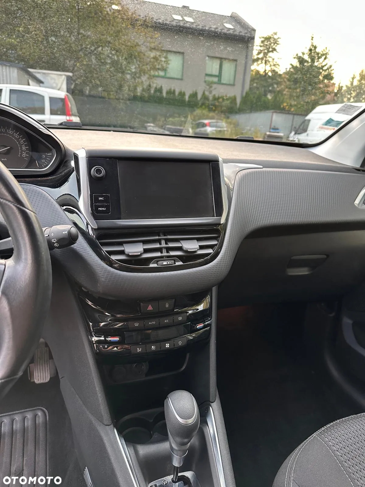 Peugeot 208 - 9