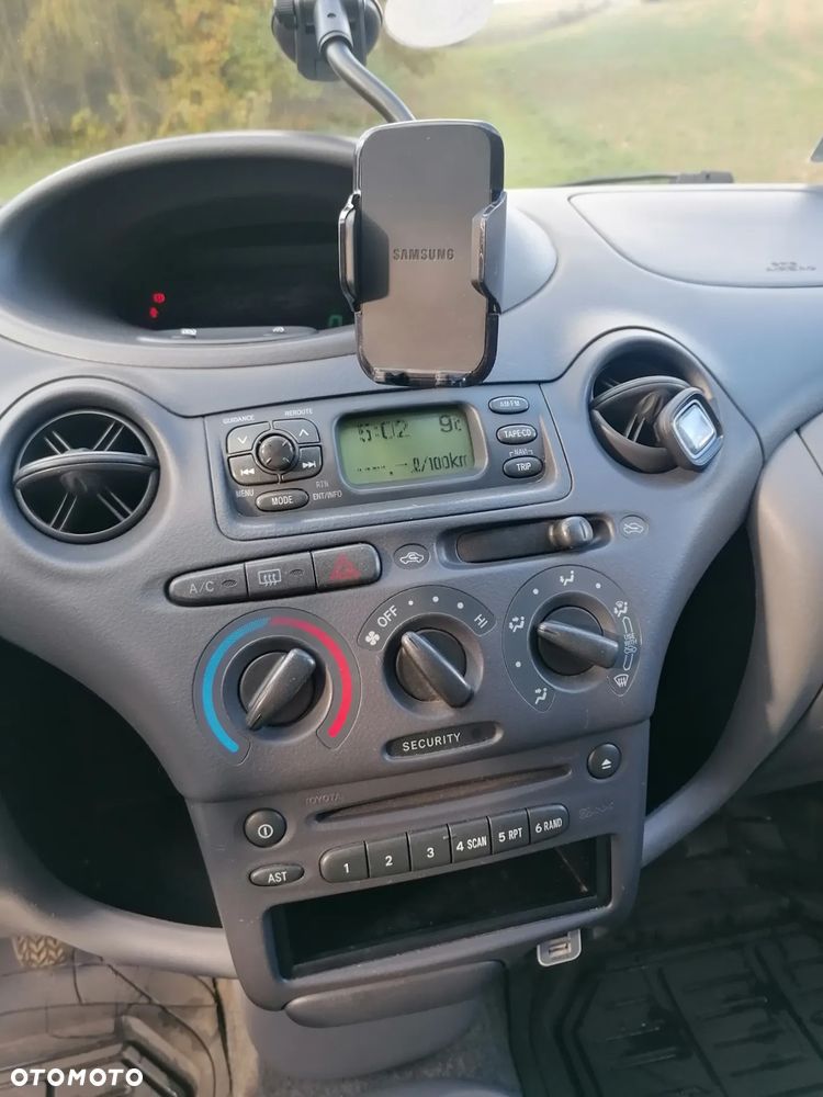 Toyota Yaris 1.0 Luna - 16