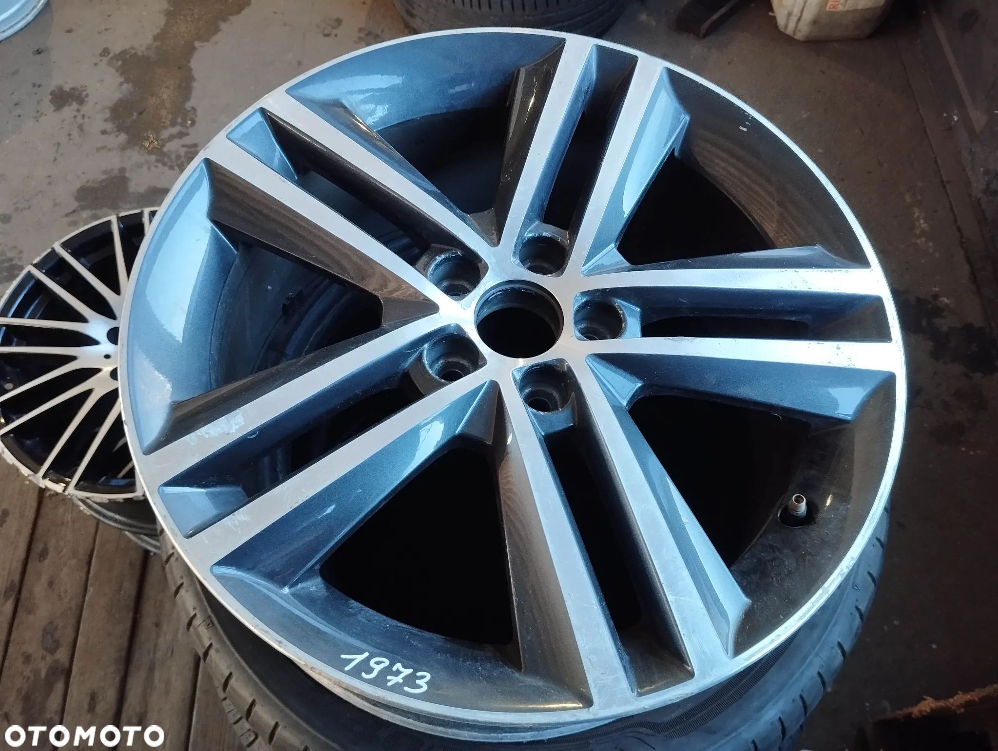 SKODA RAPID FABIA 5X100 17 7J ET 46 5JA 601025 1SZT FELGA ALU - 1