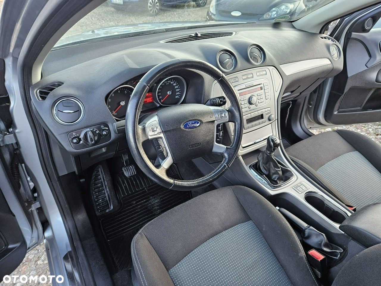 Ford Mondeo - 8