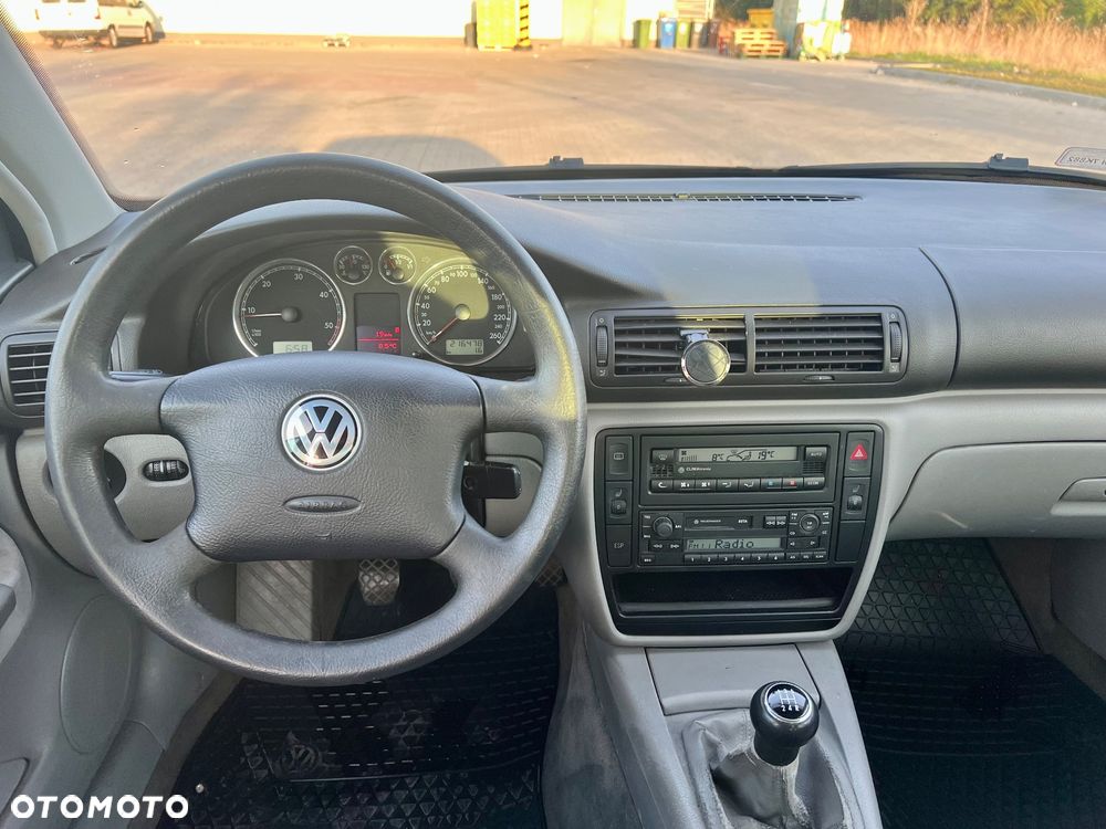 Volkswagen Passat - 15