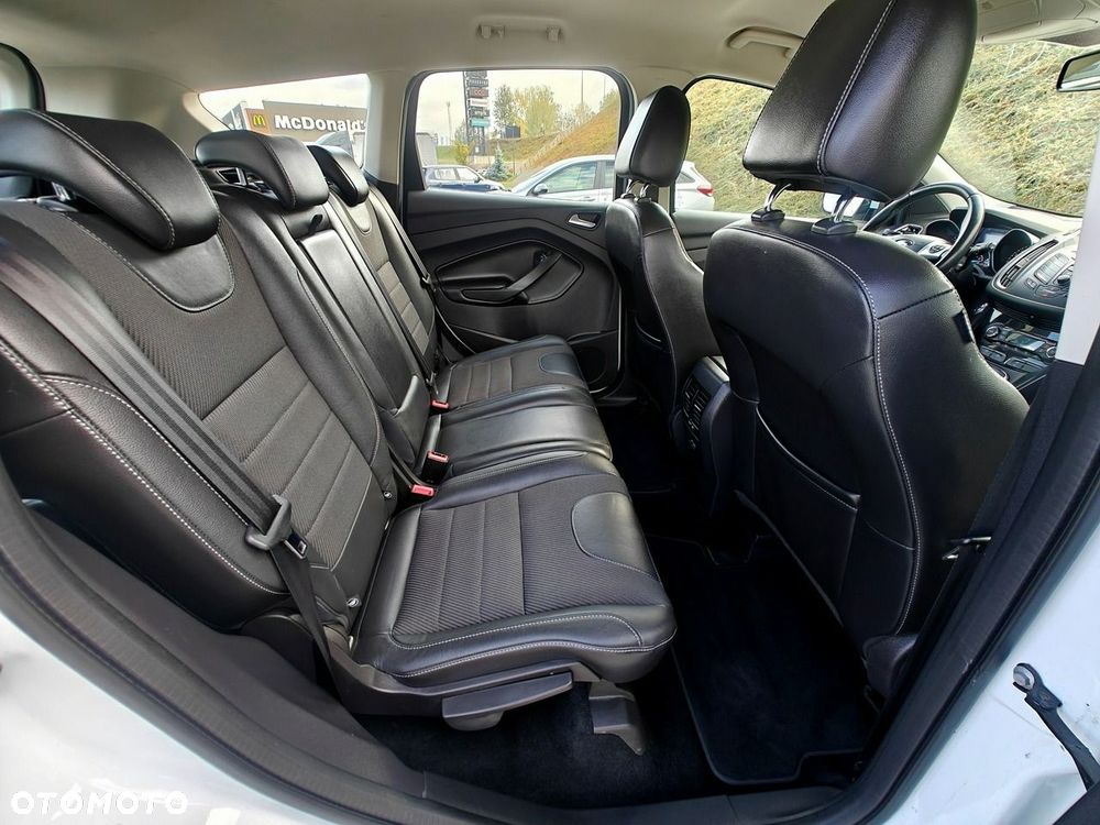 Ford Kuga - 38