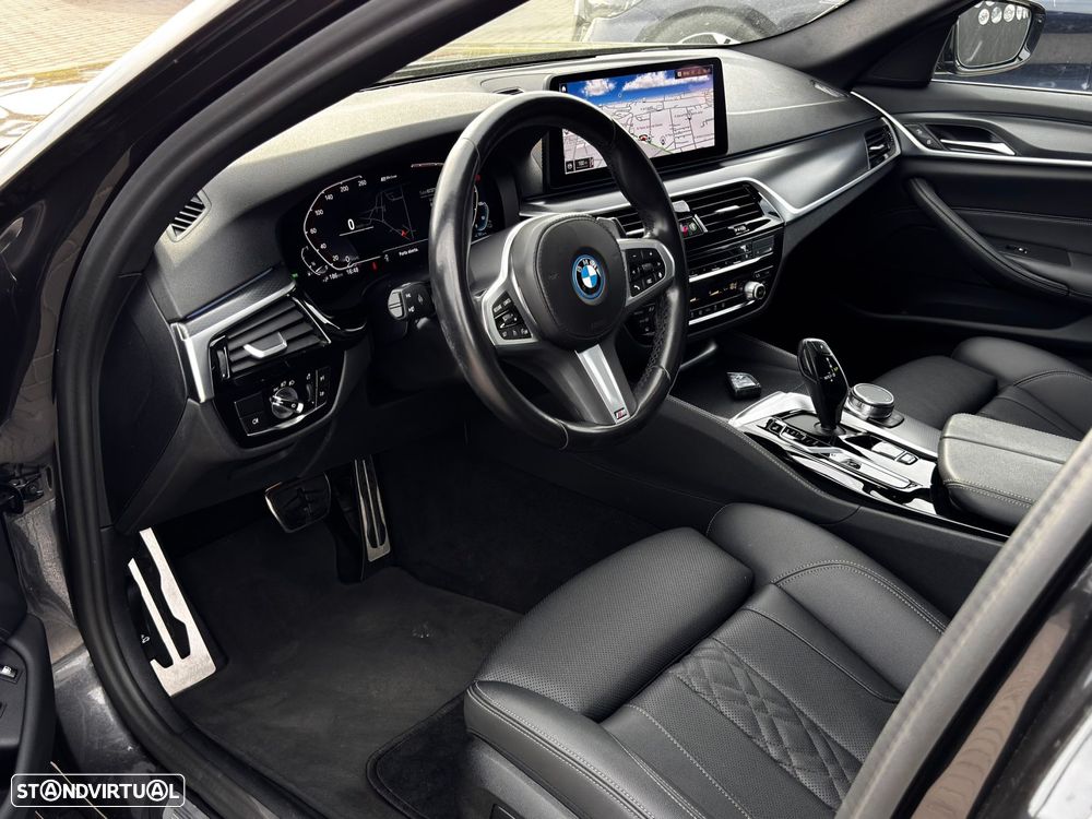 BMW 530 e Pack M - 17