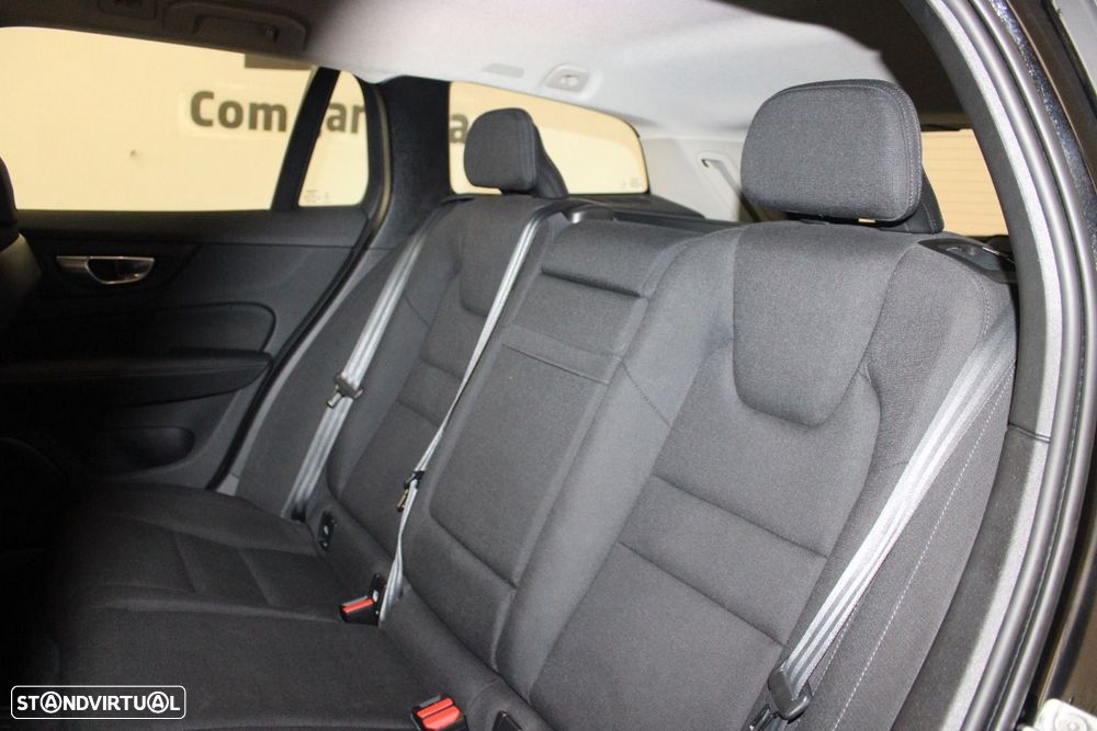 Volvo V60 2.0 T6 AWD TE R-Design Expression — fotografia 29