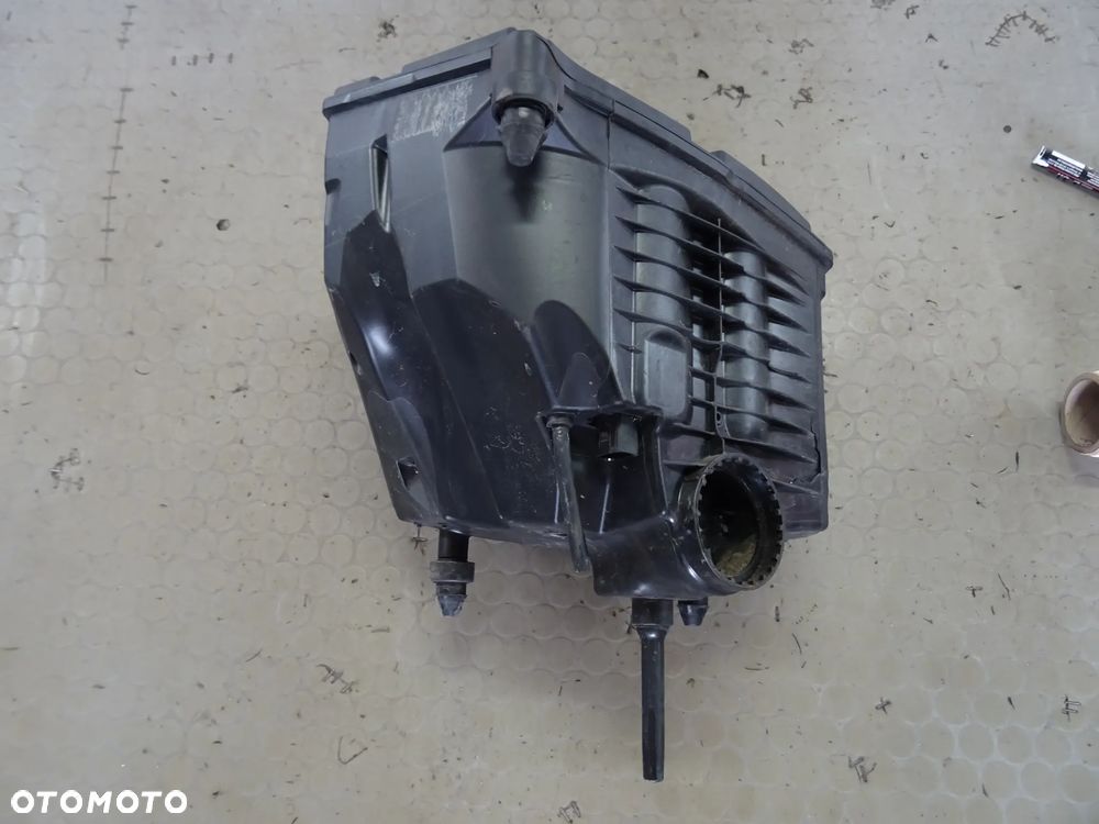 8W0133835F obudowa filtra powietrza 3.0 TDI CRT Audi A4 B9 A5 8W czesci - 2